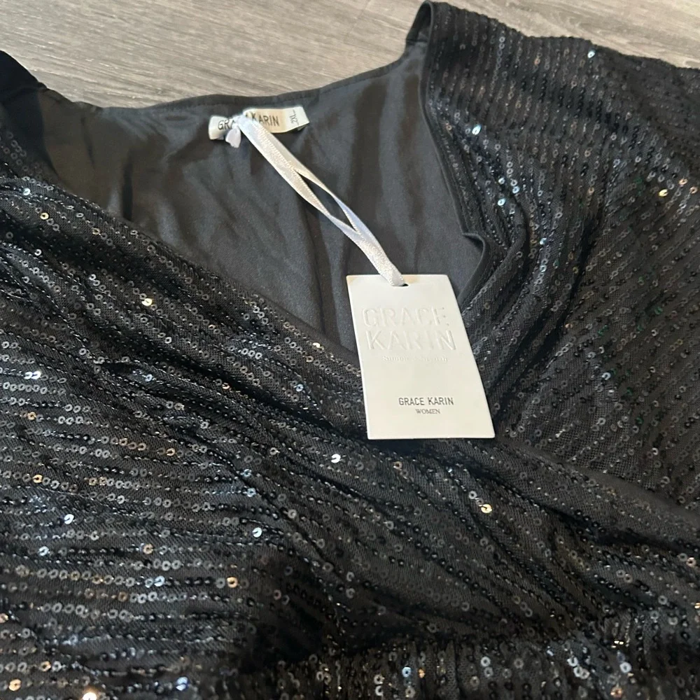 Women’s Black Sequin Peplum Top - Picture 4 of 6